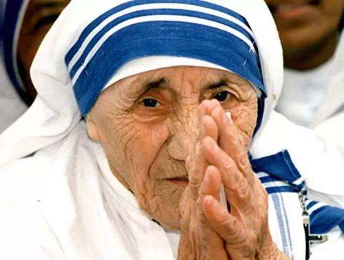 【朝闻大事】特蕾莎修女是怎么回复那些想做公益的人的？